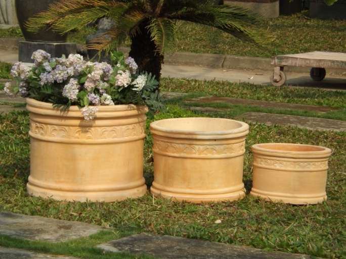 Terracotta planters manufactured by TNL & Son, Vietnam